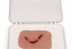 Wundmoulage Schnittwunde Flasche