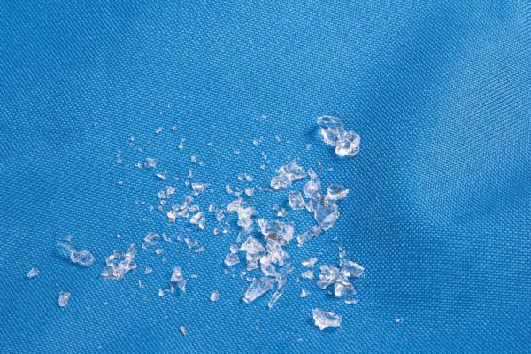 NW200_3 Kunstglas zur Splittersimulation