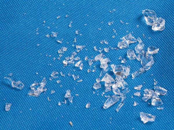 NW200_4 Kunstglas zur Splittersimulation